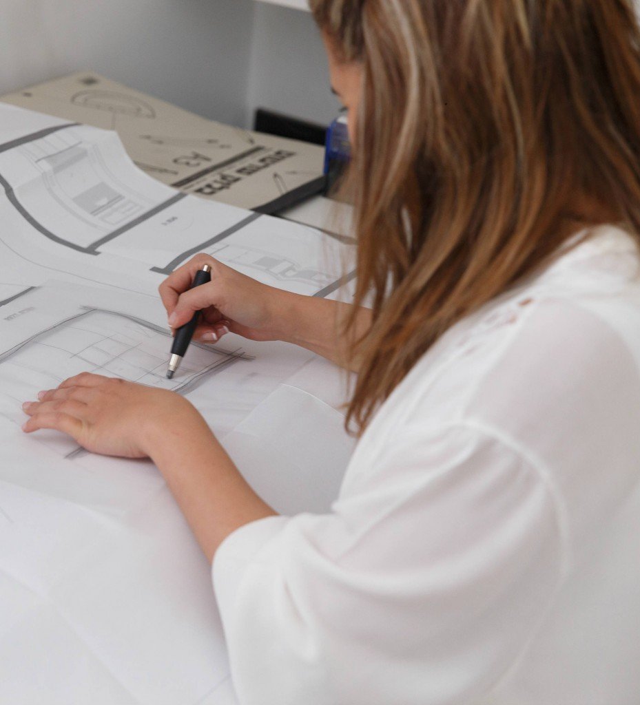 טלי האדריכלית בתכנון ראשוני